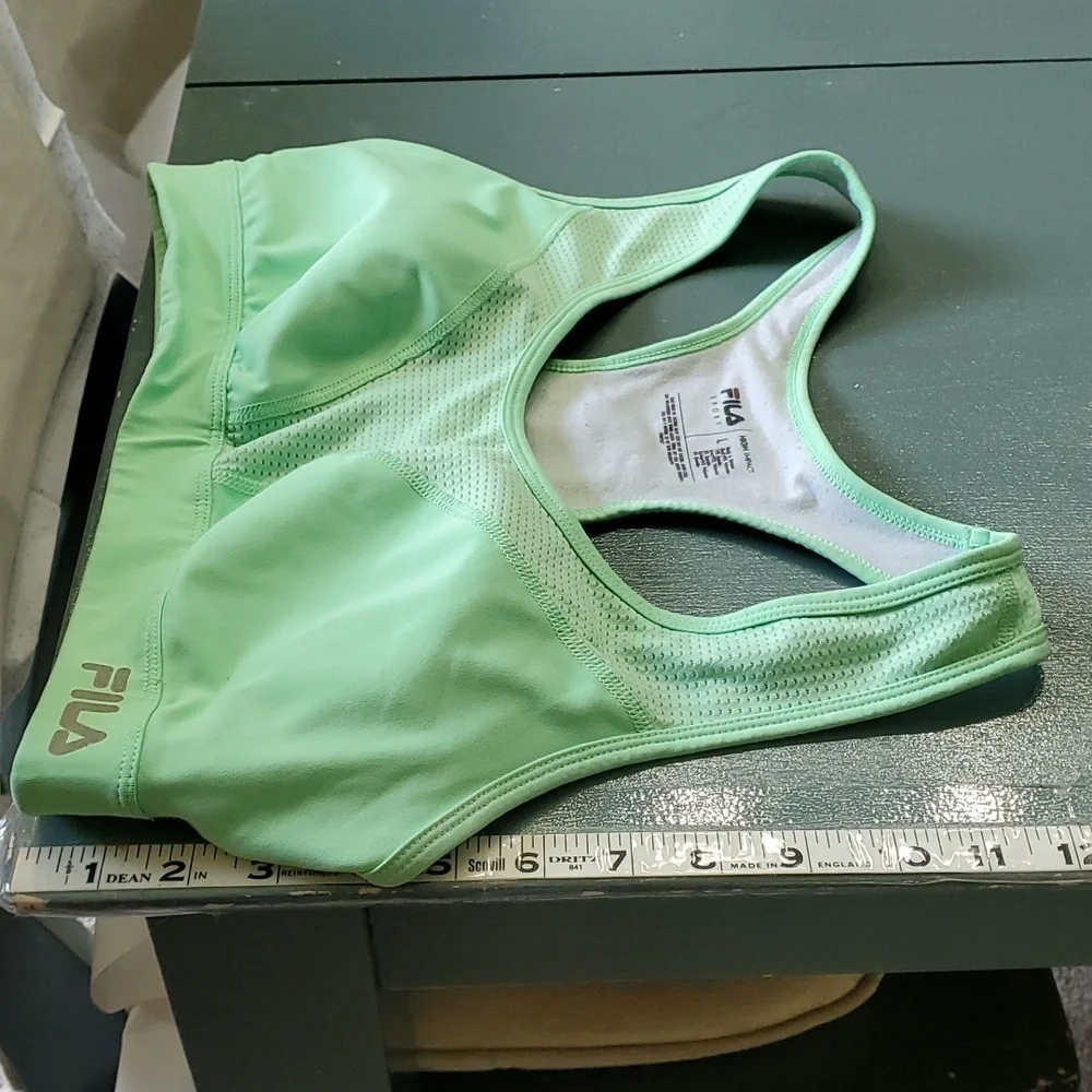 FILA SPORTS, HIGH‎ IMPACT.GREEN SPORTS BRA. SIZE LARGE.